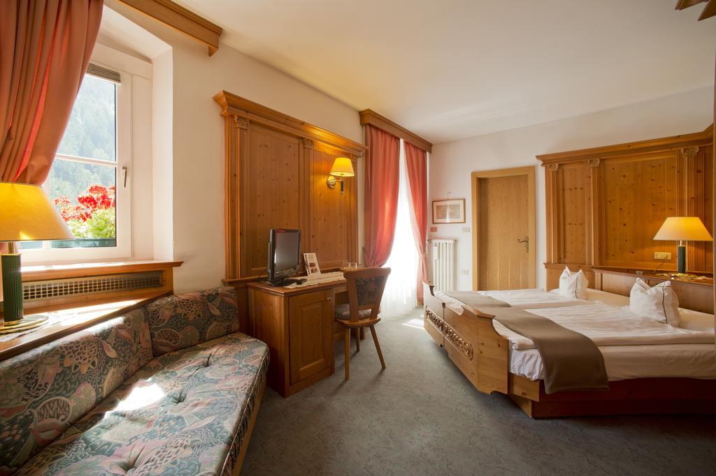 Hotel Cevedale Living Romance Hotel โกโกโล ภายนอก รูปภาพ