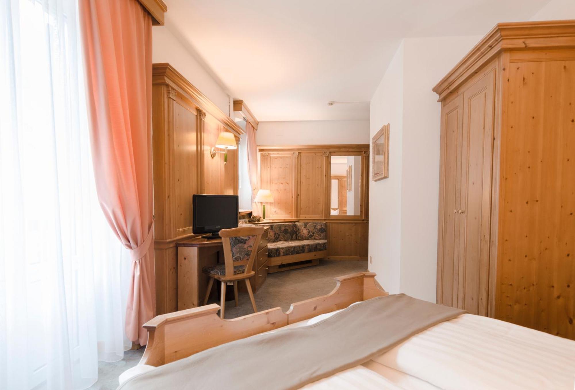 Hotel Cevedale Living Romance Hotel โกโกโล ภายนอก รูปภาพ