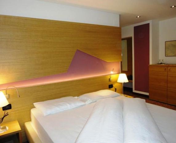 Hotel Cevedale Living Romance Hotel โกโกโล ห้อง รูปภาพ