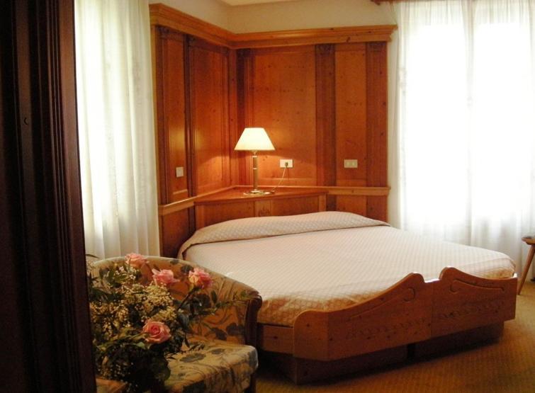 Hotel Cevedale Living Romance Hotel โกโกโล ห้อง รูปภาพ