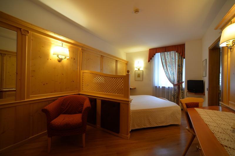 Hotel Cevedale Living Romance Hotel โกโกโล ภายนอก รูปภาพ
