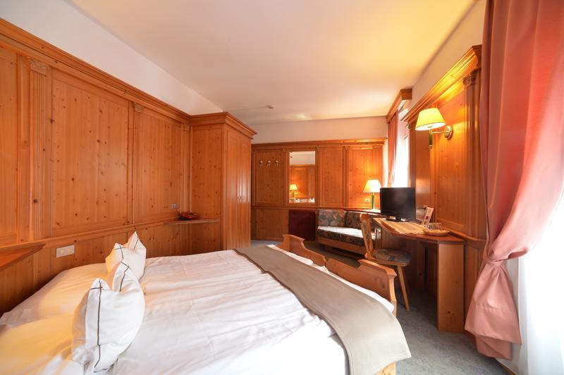Hotel Cevedale Living Romance Hotel โกโกโล ภายนอก รูปภาพ