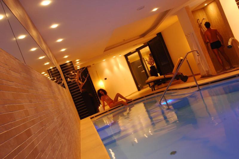 Hotel Cevedale Living Romance Hotel โกโกโล ภายนอก รูปภาพ