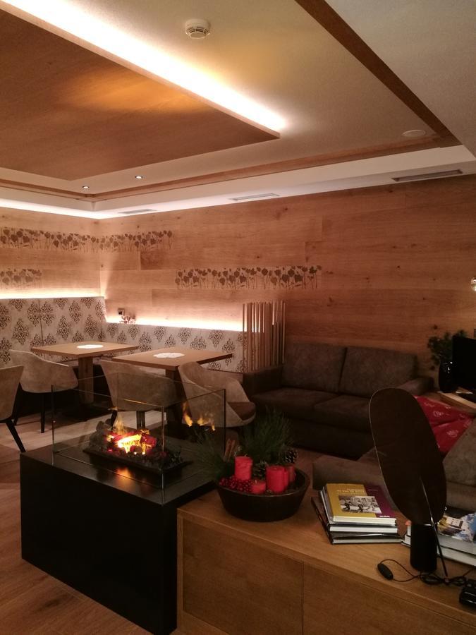 Hotel Cevedale Living Romance Hotel โกโกโล ภายนอก รูปภาพ