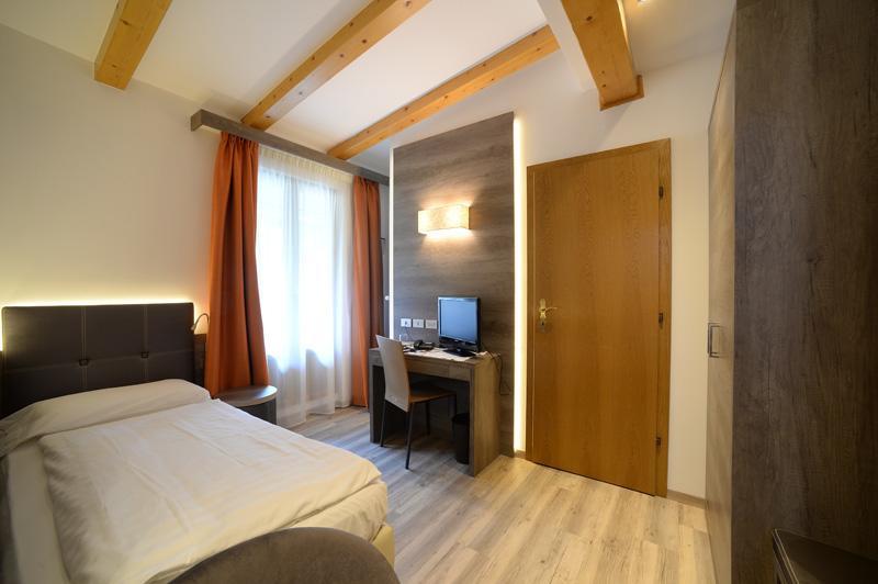Hotel Cevedale Living Romance Hotel โกโกโล ภายนอก รูปภาพ