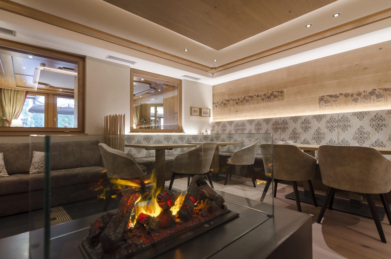 Hotel Cevedale Living Romance Hotel โกโกโล ภายนอก รูปภาพ