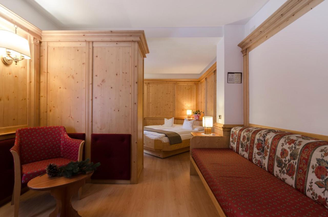 Hotel Cevedale Living Romance Hotel โกโกโล ภายนอก รูปภาพ